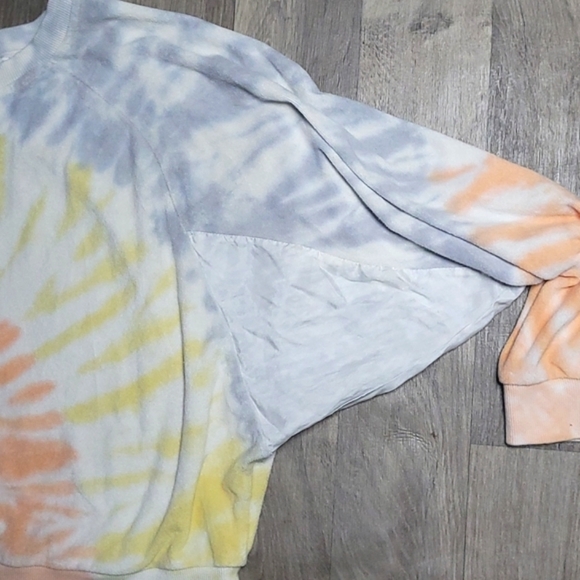 💚YOUNG FABULOUS AND BROKE TIE DYE CROPPED TERRY CLOTH SWEATSHIRT, SZ MEDIUM - Picture 3 of 10